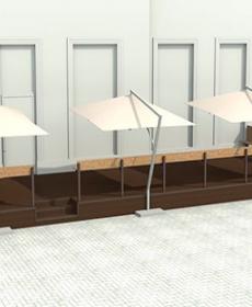 Терраса ресторана со столами, скамьей и зонтами